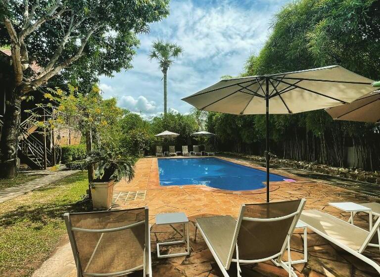 اتاق استاندارد سه تخته با چشمانداز استخر, La Palmeraie D'angkor