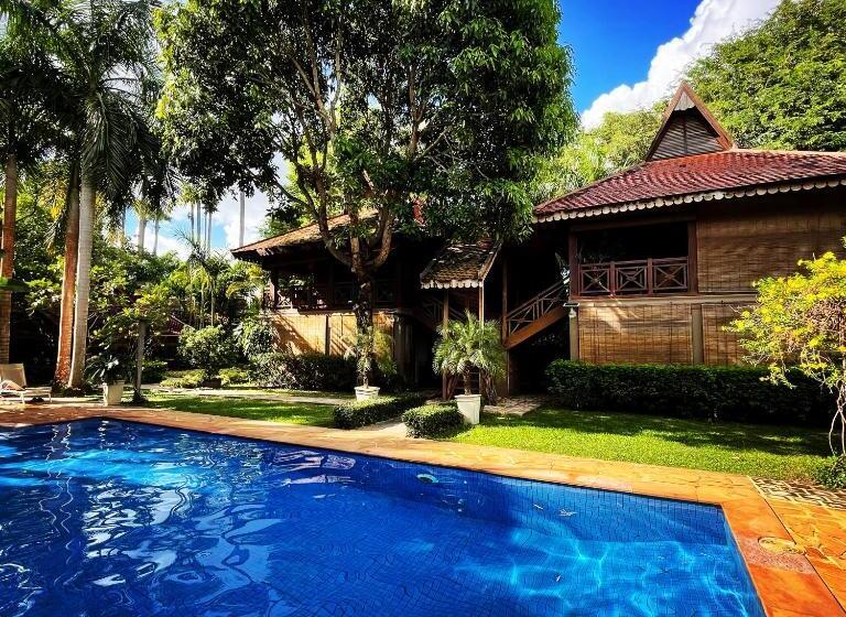 اتاق لوکس با چشمانداز استخر, La Palmeraie D'angkor