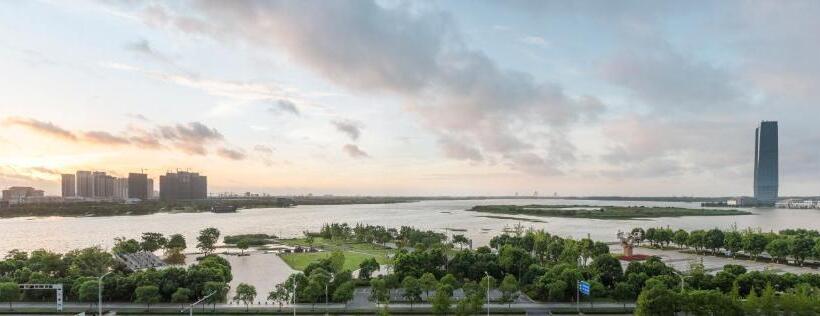 غرفة سوبيريور سرير كينج, Le Méridien Yixing