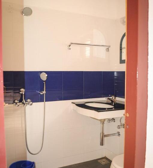 اتاق لوکس با چشم‌انداز استخر, Raja Park Beach Resort