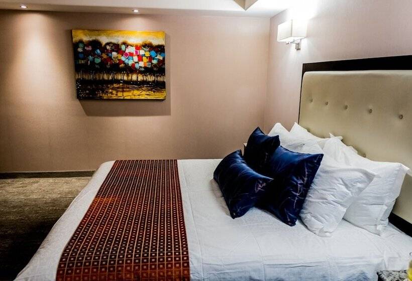 豪华工作室, Ticuan