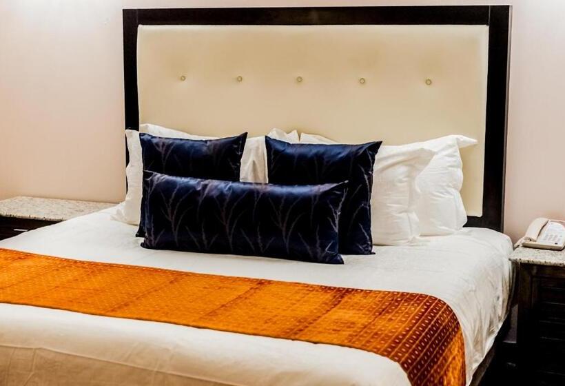 Quarto Deluxe, Ticuan