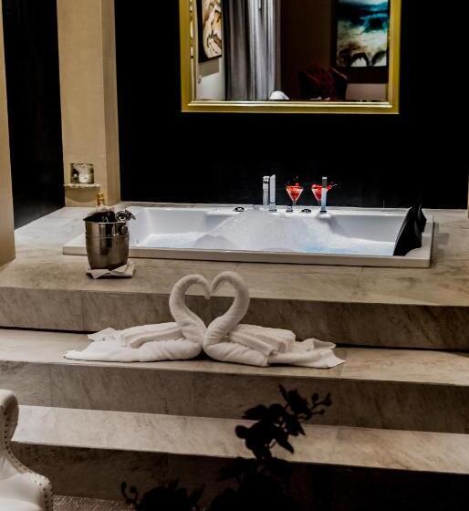 豪华套房, Ticuan