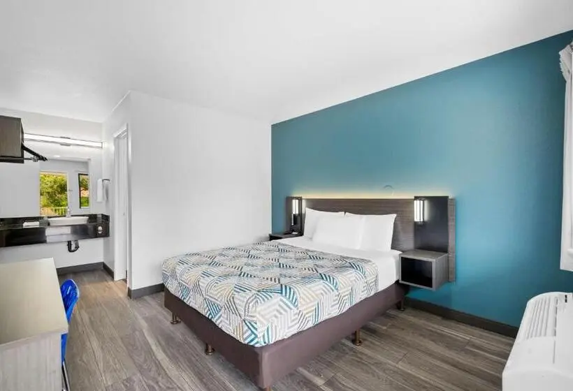 スイート, Motel 6 Monterey, Ca