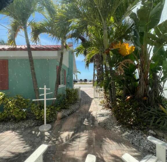 منزل غرفتين نوم, Blue Waters Treasure Island