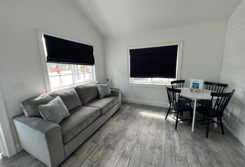 بنجلو قياسى, Blue Waters Treasure Island