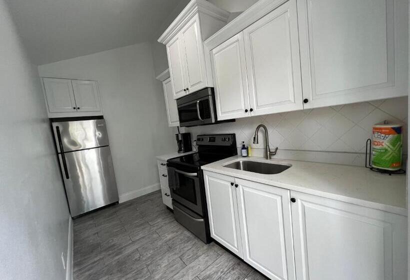 بنجلو قياسى, Blue Waters Treasure Island