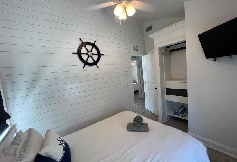 بنجلو قياسى غرفتين نوم, Blue Waters Treasure Island