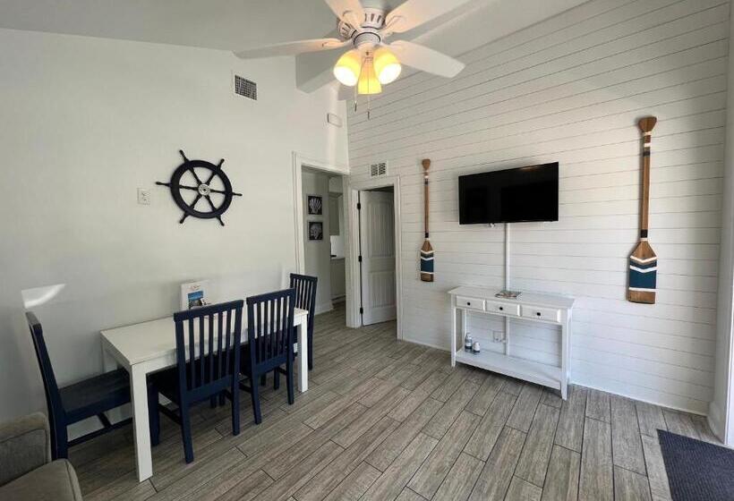 بنجلو قياسى غرفتين نوم, Blue Waters Treasure Island