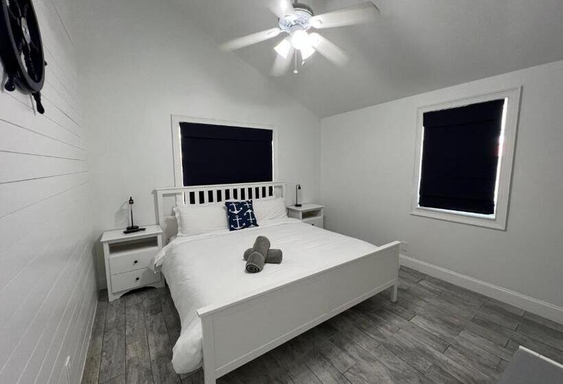 منزل غرفة نوم واحدة, Blue Waters Treasure Island