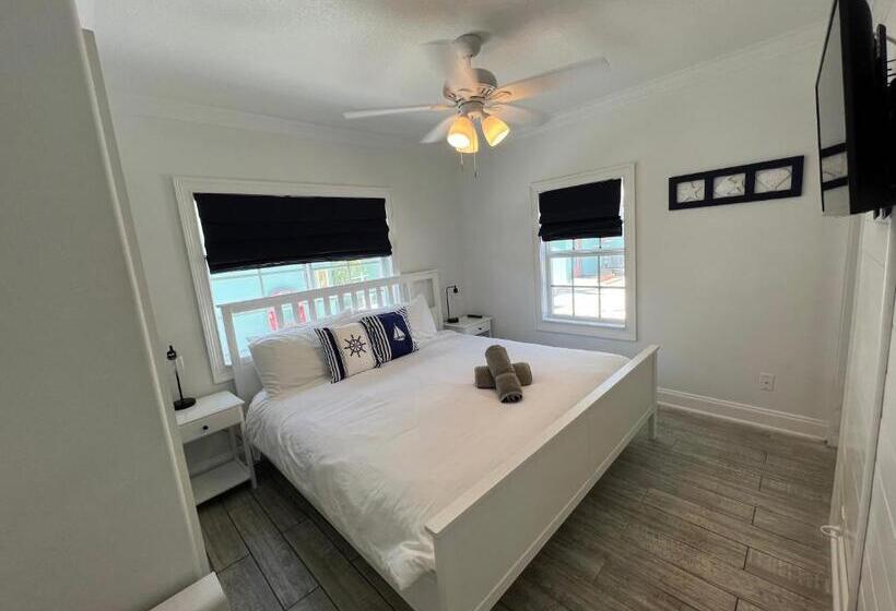 بنجلو قياسى غرفتين نوم, Blue Waters Treasure Island