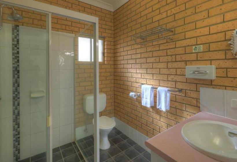 חדר משפחתי, Yamba Motor Inn
