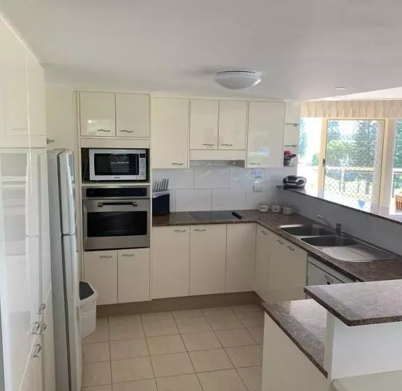 آپارتمان مدیریتی 3 خوابه, Northpoint Apartments