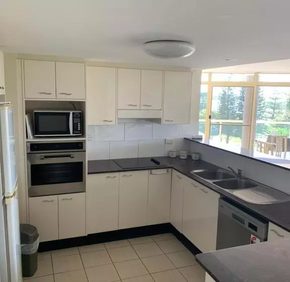 آپارتمان مدیریتی 3 خوابه, Northpoint Apartments