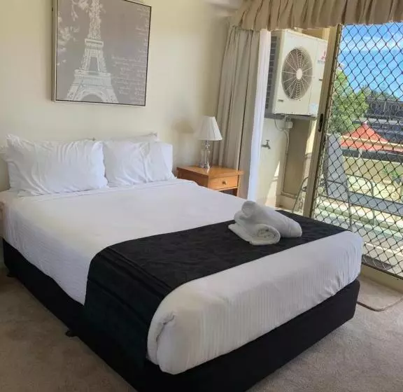 آپارتمان مدیریتی 3 خوابه, Northpoint Apartments