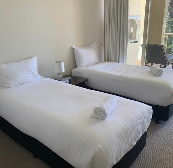 침실 3개 아파트, Northpoint Apartments