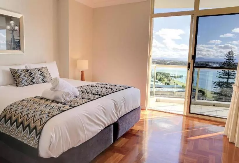 آپارتمان 3 خوابه با چشم‌انداز دریا, Northpoint Apartments