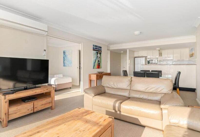 침실 3개 아파트, Northpoint Apartments