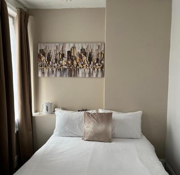 غرفة قياسية, Stay At 25