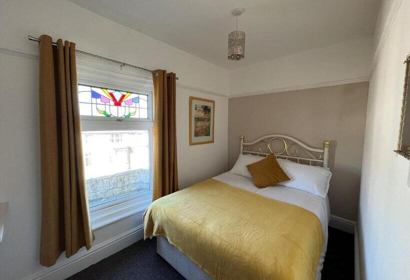 غرفة قياسية رباعية, Stay At 25