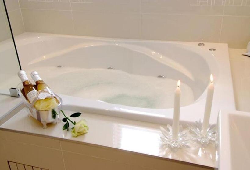 Номер Deluxe Кровать Кинг, Sanchia Luxury Guesthouse