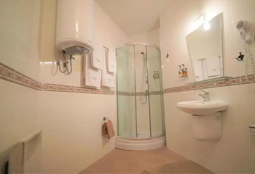 1 Bedroom Deluxe Apartment