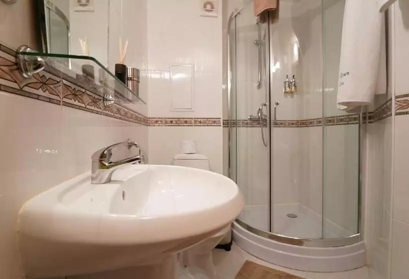 2 Bedroom Deluxe Apartment