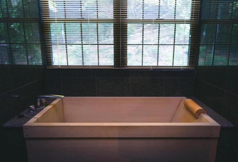 Четырехместный номер Премиум, Arimasansoh Goshobessho