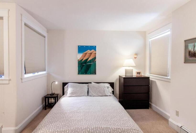 דירת חדר, Coronet Creek Retreat