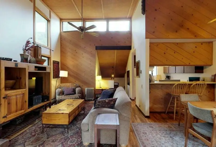 2ベッドルームアパートメント, Shaver Haven Condominium