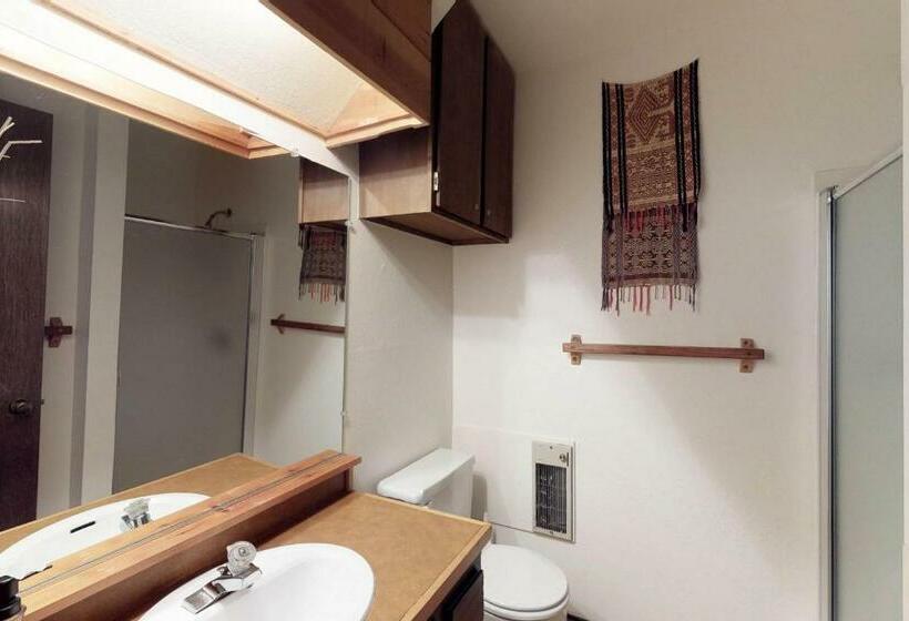 Апартаменты 2 Спальни, Shaver Haven Condominium