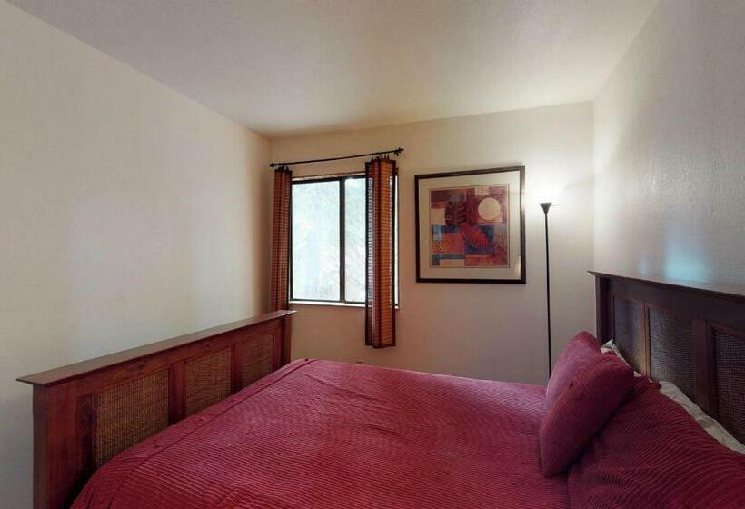 Апартаменты 2 Спальни, Shaver Haven Condominium