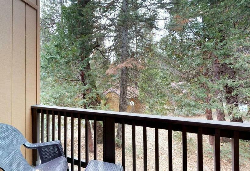 Апартаменты 2 Спальни, Shaver Haven Condominium