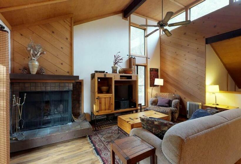 Апартаменты 2 Спальни, Shaver Haven Condominium