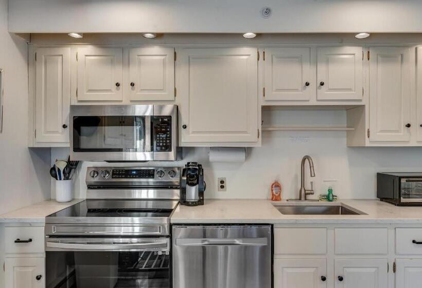 شقة غرفة واحدة, Bromley Mountain Condo