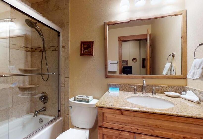 침실 2개 아파트, Copper Valley 114