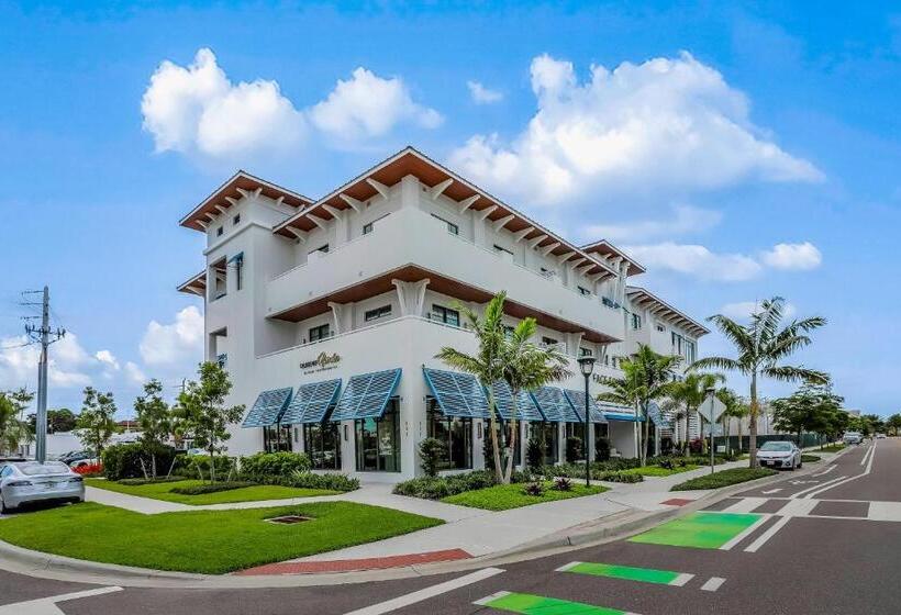 شقة غرفة واحدة, The Heart Of Naples