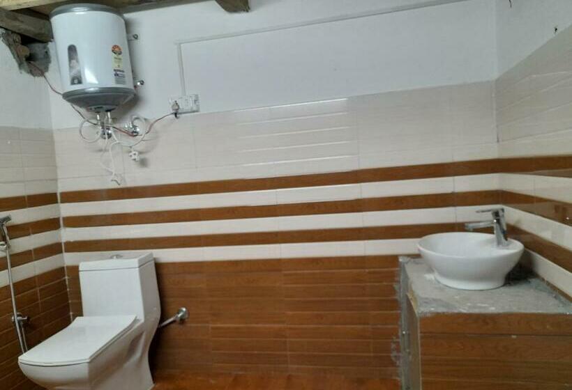 חדר סטנדרט נוף להרים, Attic Monkey Hostel Old Manali