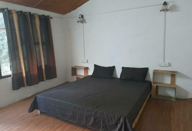 חדר סטנדרט נוף להרים, Attic Monkey Hostel Old Manali