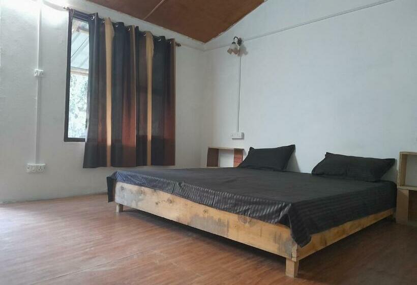 חדר סטנדרט נוף להרים, Attic Monkey Hostel Old Manali
