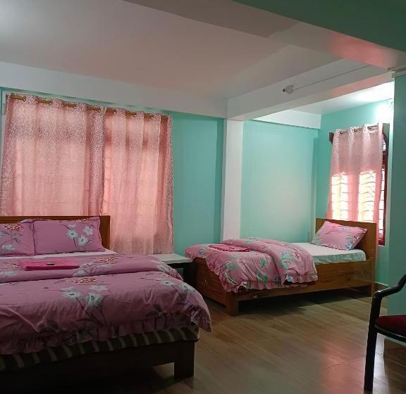 Трехместный Номер Deluxe, Pinewood Tawang