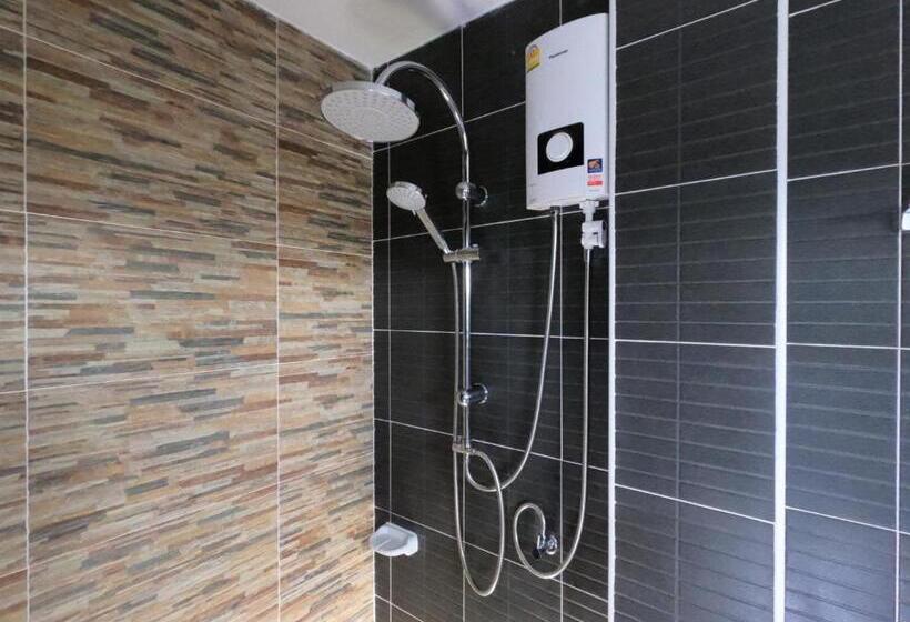 スタンダードルーム, Khun Ying