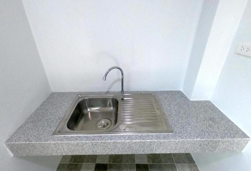 スタンダードルーム, Khun Ying