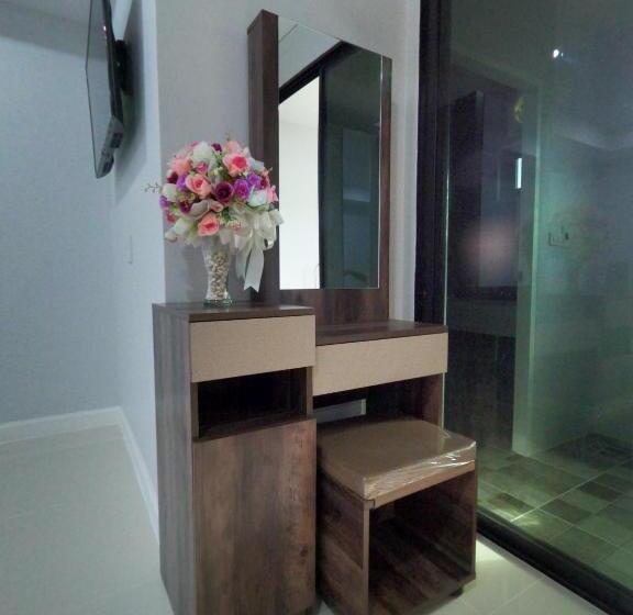 スタンダードルーム, Khun Ying