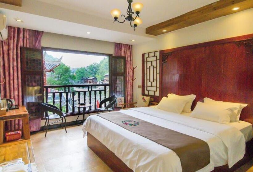 스탠다드 룸 킹사이즈 침대, Fenghuang Tujia Ethnic Minority River View