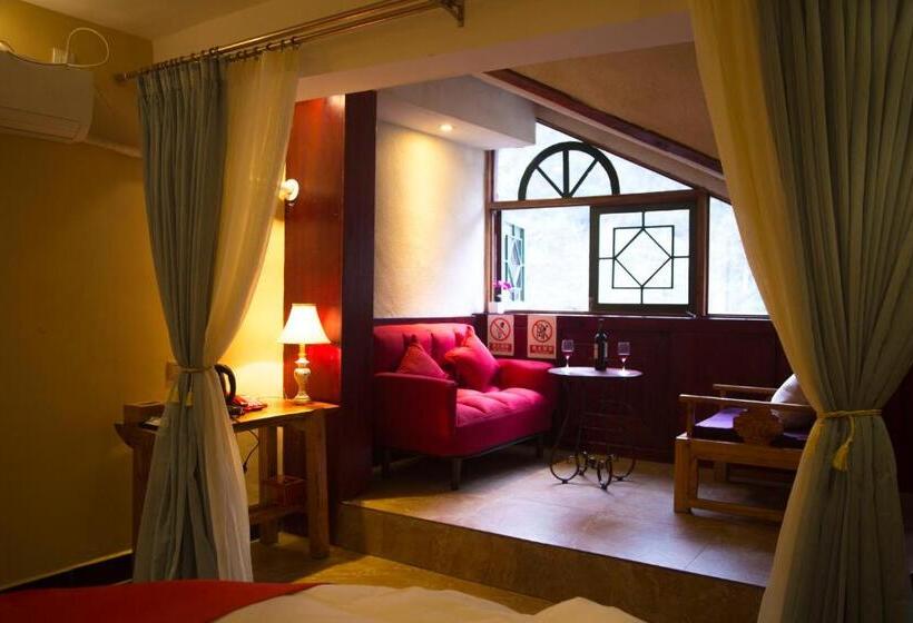 غرفة قياسية, Fenghuang Tujia Ethnic Minority River View