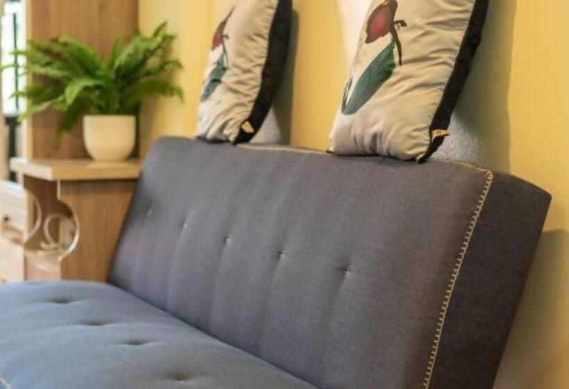家庭间, Bake Room Hostel