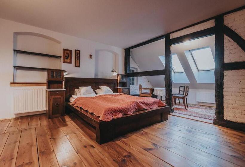 חדר משפחתי, Sady Błotnica Dom Gościnny