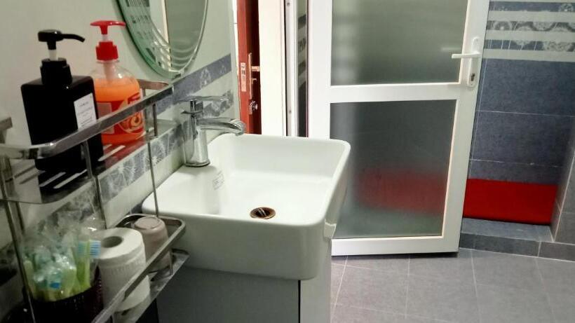 اتاق خانوادگی, Song Toan