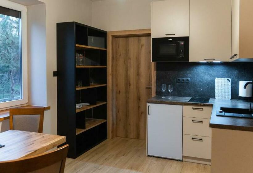 اتاق راحتی سه تخته, Domek U Kowala